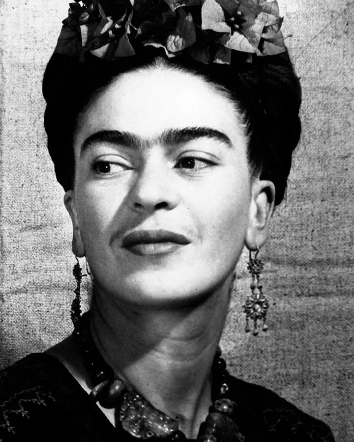Frida Kahlo posing for the camera