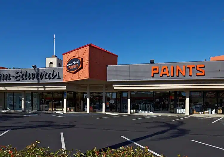 Dunn-Edwards paint store near Burbank CA 91506
