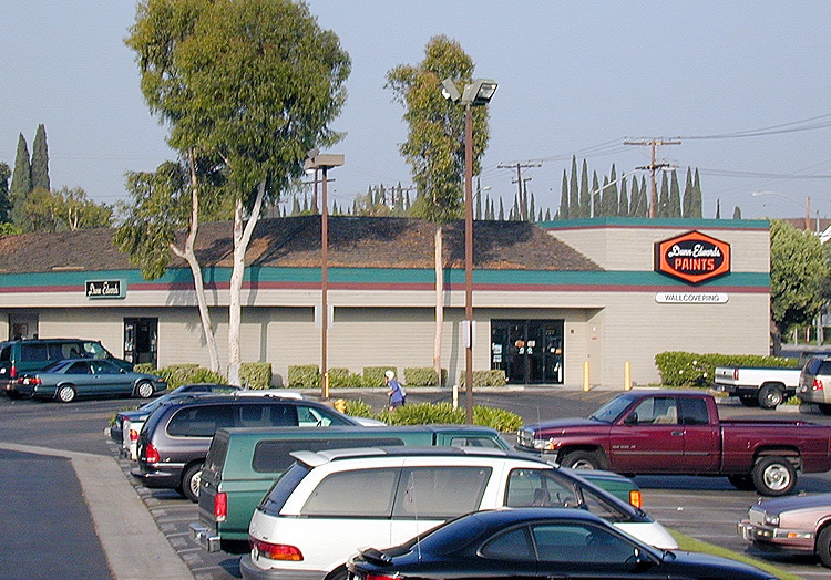 Dunn-Edwards Paint Store in Placentia CA 92870