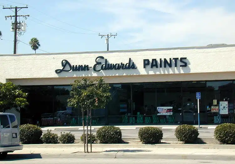 Dunn-Edwards paint store near Artesia CA 90701