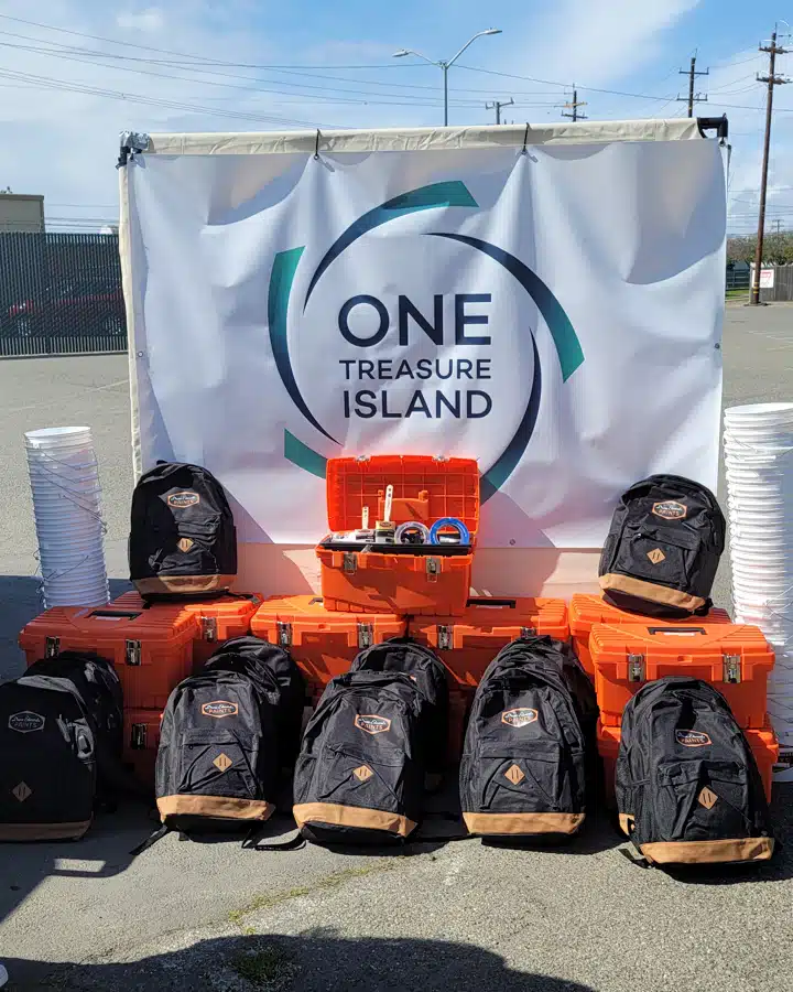 One Treasure Island event with Dunn-Edwards backpacks